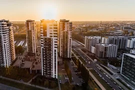 Apartamentos e casas